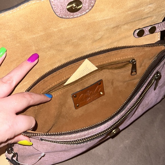 Patricia Nash NWT Metallic pink adjustable crossbody purse. - Picture 6 of 12